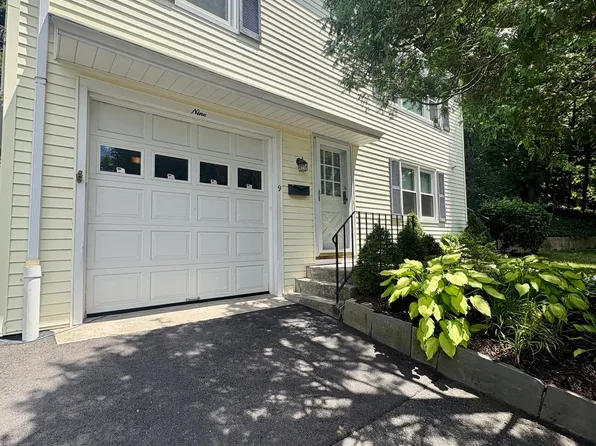 9 Pemberwick Rd, Greenwich, CT 06831