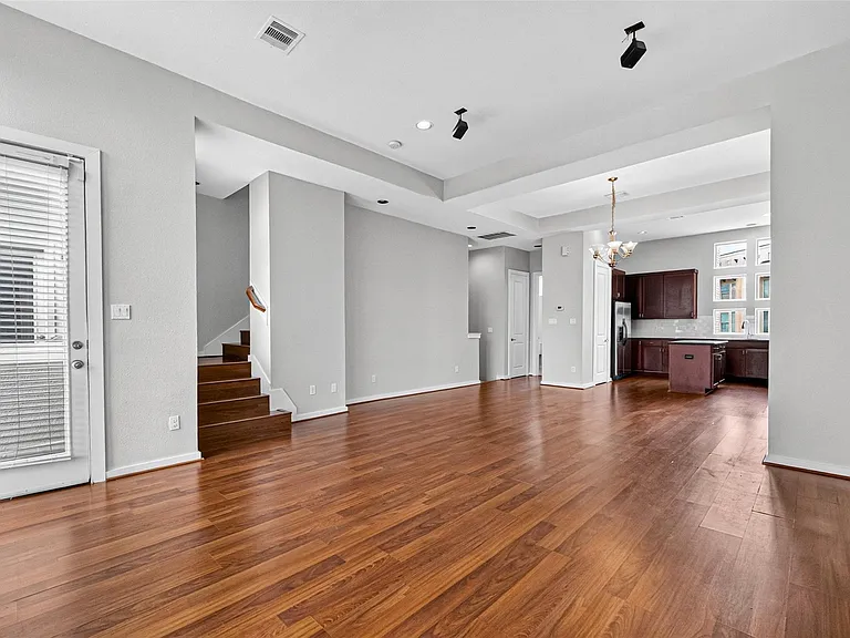2352 Sperber Ln — Photo 9