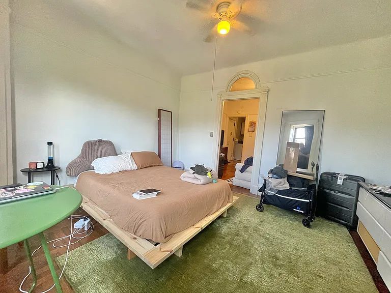 1054 Bergen St #4C — Photo 2