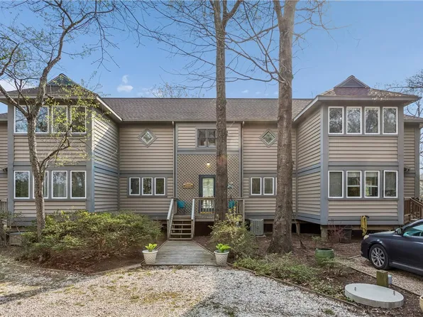 172 Sturgeon Creek Rd #172, Deltaville, VA 23043