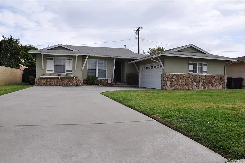 13342 Yockey St photo 1