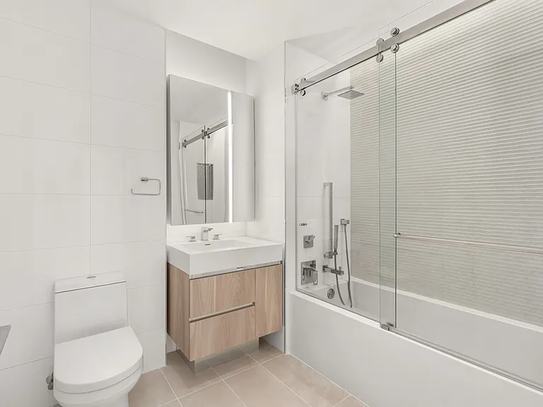 555 W 43rd St #10C — Photo 7