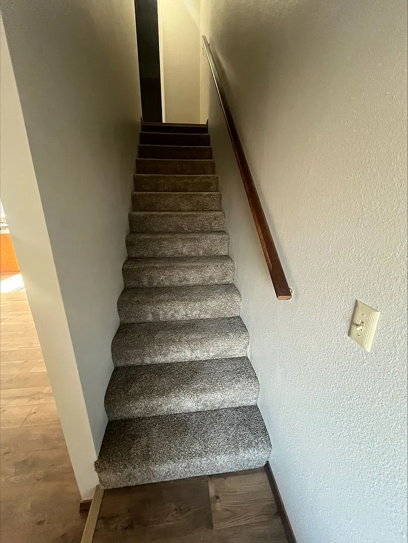 Spacious 2 story duplex — Photo 2