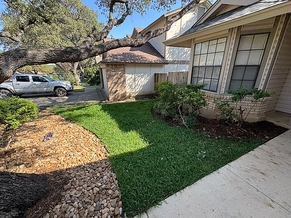 Front bay windows with small kitchen table always provides a wonderful view outside to the start of the day
