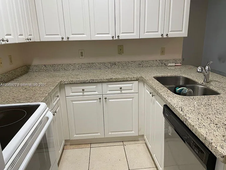 18304 NW 68th Ave #M — Photo 7