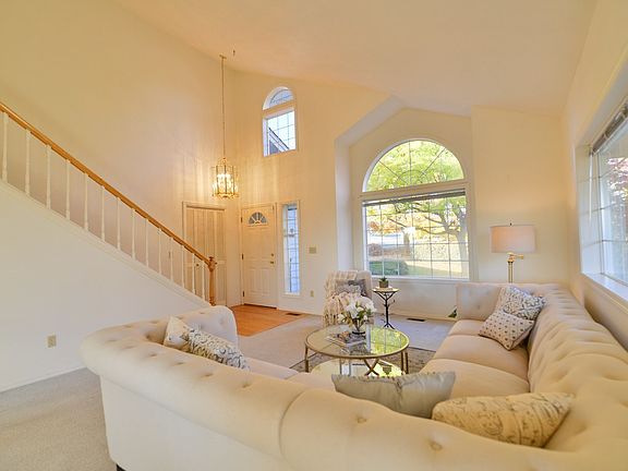 4th image of 4720 E Pleasant Orchard Ln