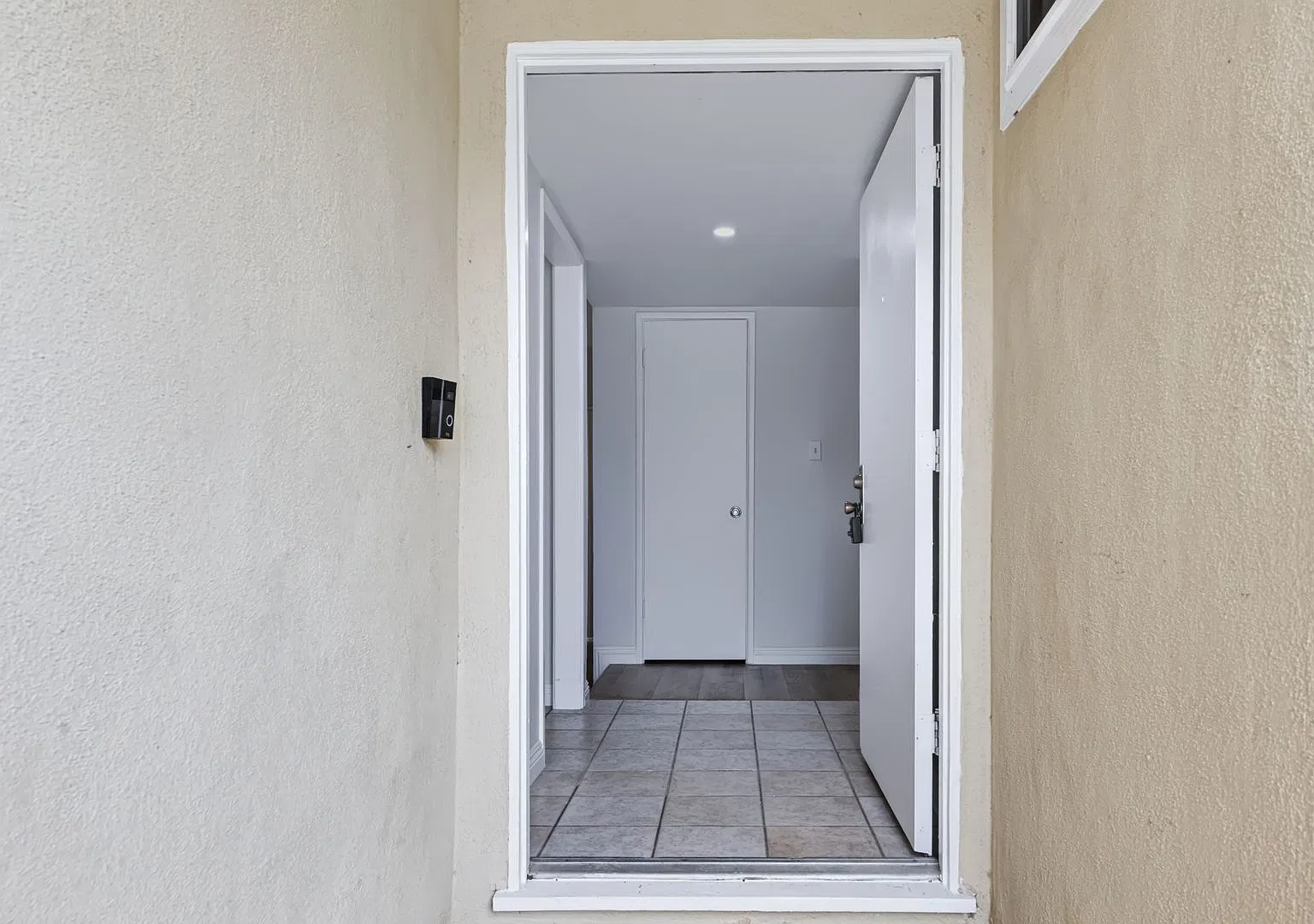 Beautiful 3 Bedroom Home in Covina — Photo 3