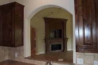 4th image of 8026 Tradition Oak