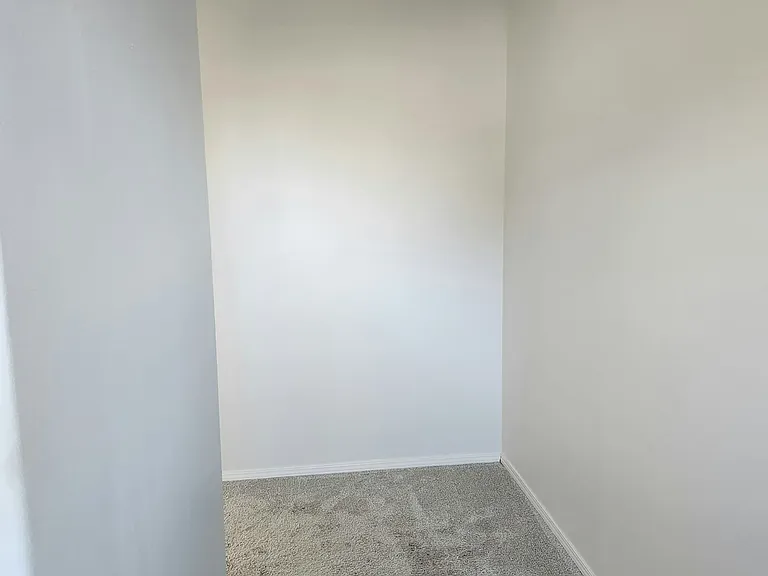 203 NE 55th Ave — Photo 18
