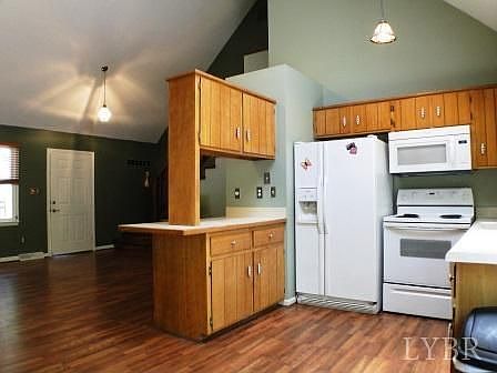 5th image of 407 Jefferson Woods Dr