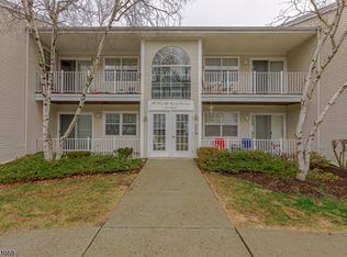 34 Spruce Ter, Mount Arlington, NJ 07856