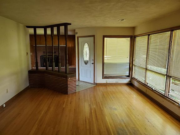2nd image of 101 N Langston St