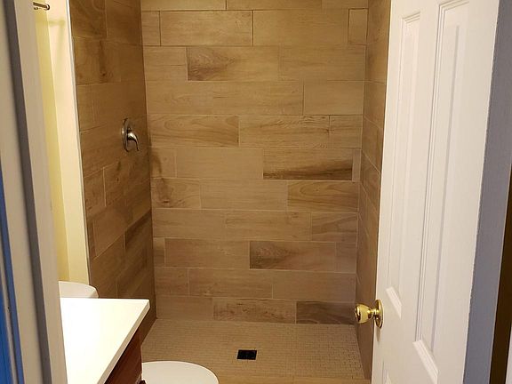 4th image of 424 Forest Ct