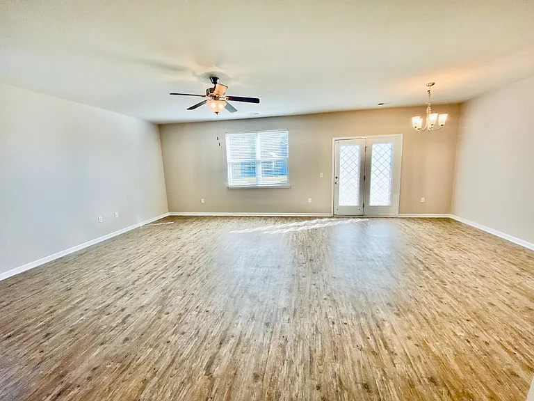 Living room 4_10062022