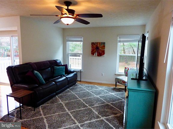 5th image of 301 Kinross Dr