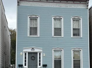 564 7th Ave, Troy, NY 12182