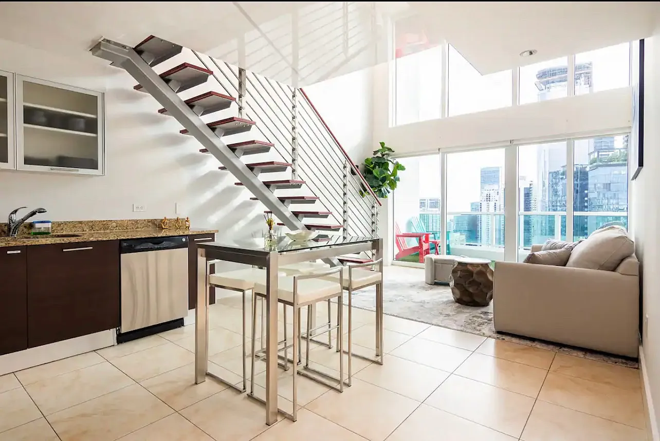 1 bed, 1.5 bath, 1058 sqft, $4,300 — Photo 4