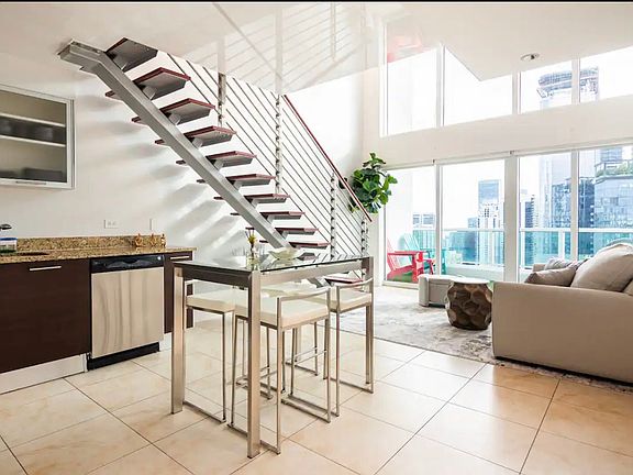 4th image of 41 SE 5th St APT 2312