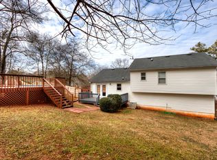 13 River Oaks Dr, Cartersville, GA 30120
