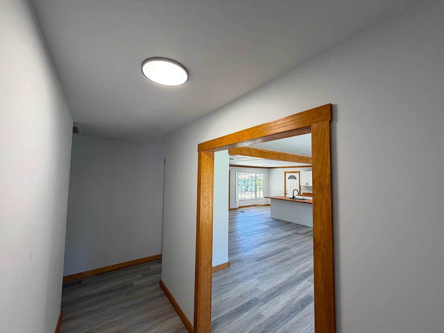 3 bed, 2016 sqft, $1,900 — Photo 2