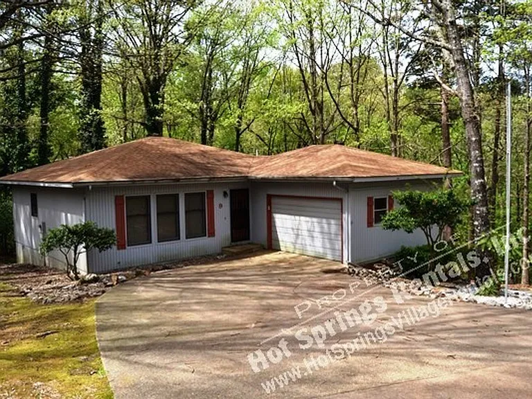 9 Ona Cir — Photo 1