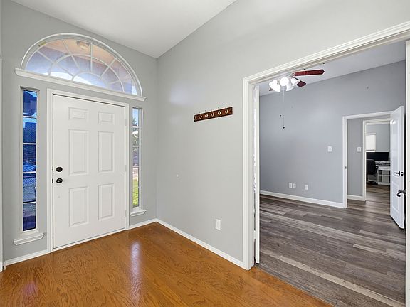 3rd image of 427 Watertown Ln
