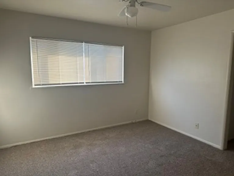 1248 N Thorne Ave — Photo 6