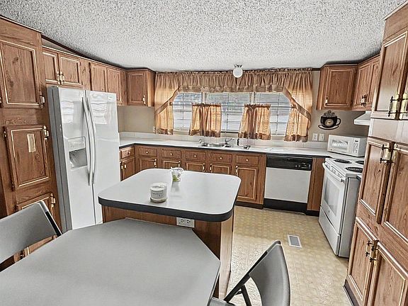 5th image of 205 Rister Rd