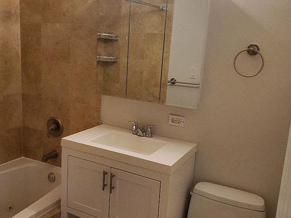 3rd image of 2115 W Farwell Ave APT 412