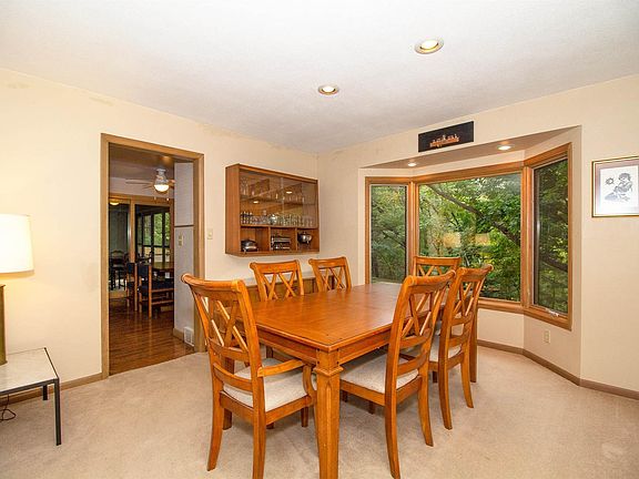 3rd image of 926 32nd Avenue Ct