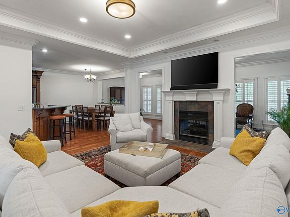 4th image of 105 Brac Cir SW