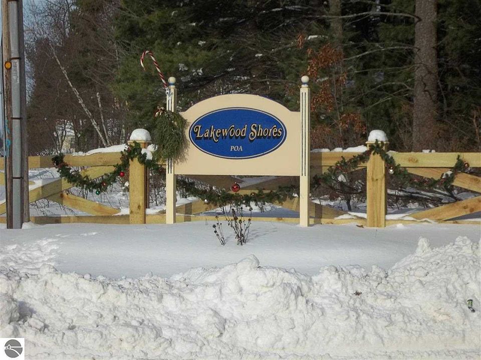 1st image of Lakewood Dr