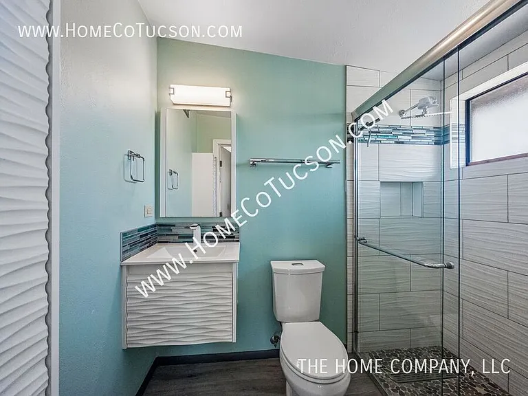 120 E Magee Rd — Photo 18