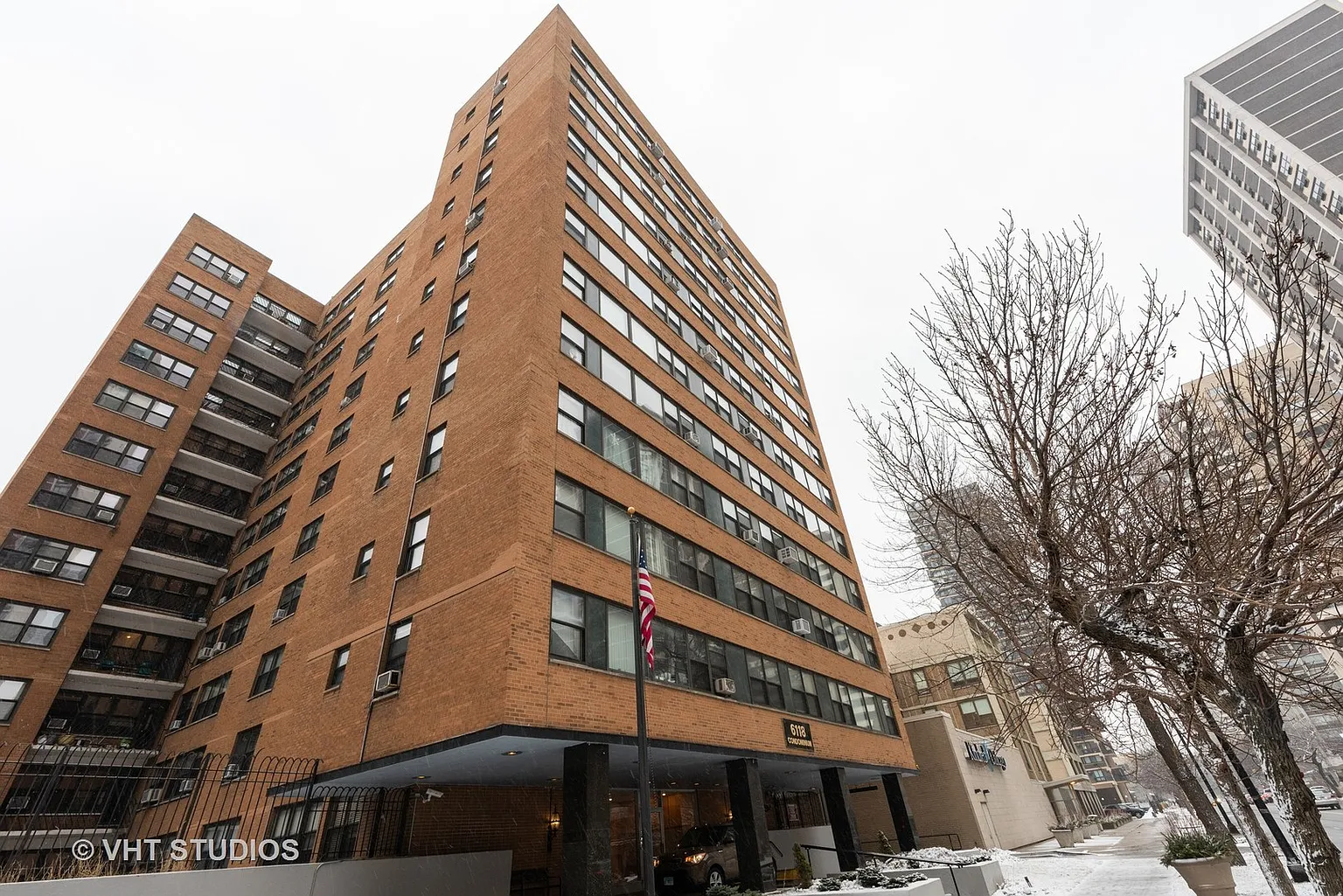 6118 N Sheridan Rd APT 203 photo 1