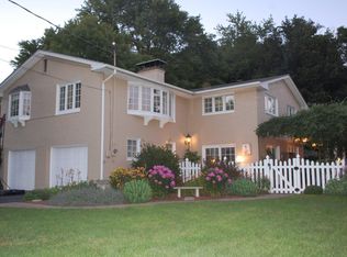 14 Jackson Ln, Wood River, IL 62095