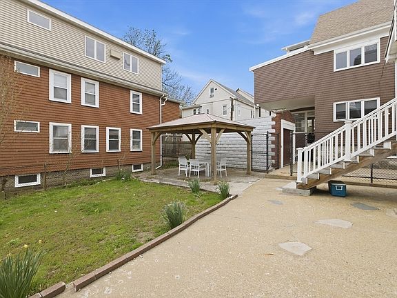 4th image of 126-130 Summer St