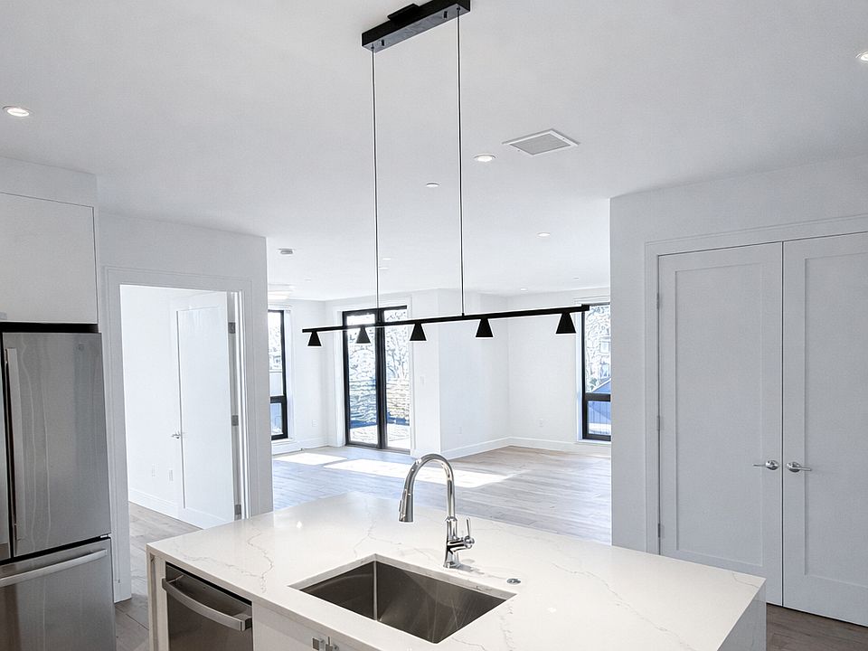 1st image of 1121 Dorchester Ave #406