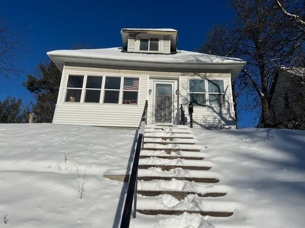 1565 7th St E, Saint Paul, MN 55106