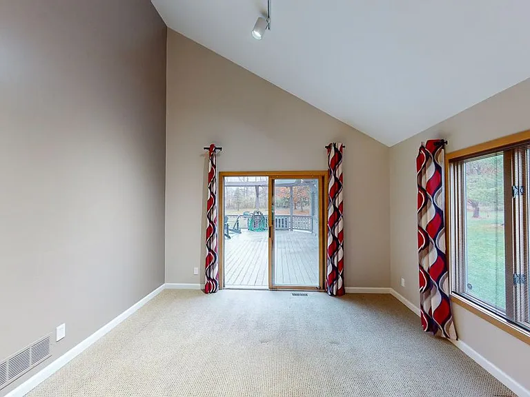 5790 Rushwood Dr — Photo 8