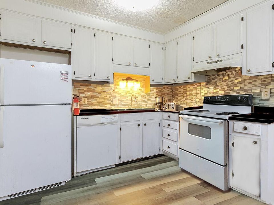 1st image of 106 Muir Ct #C3