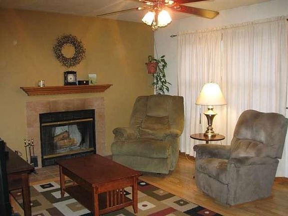 4th image of 614 Topeka Dr