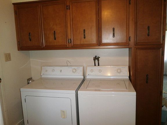 3rd image of 503 W Roselawn St