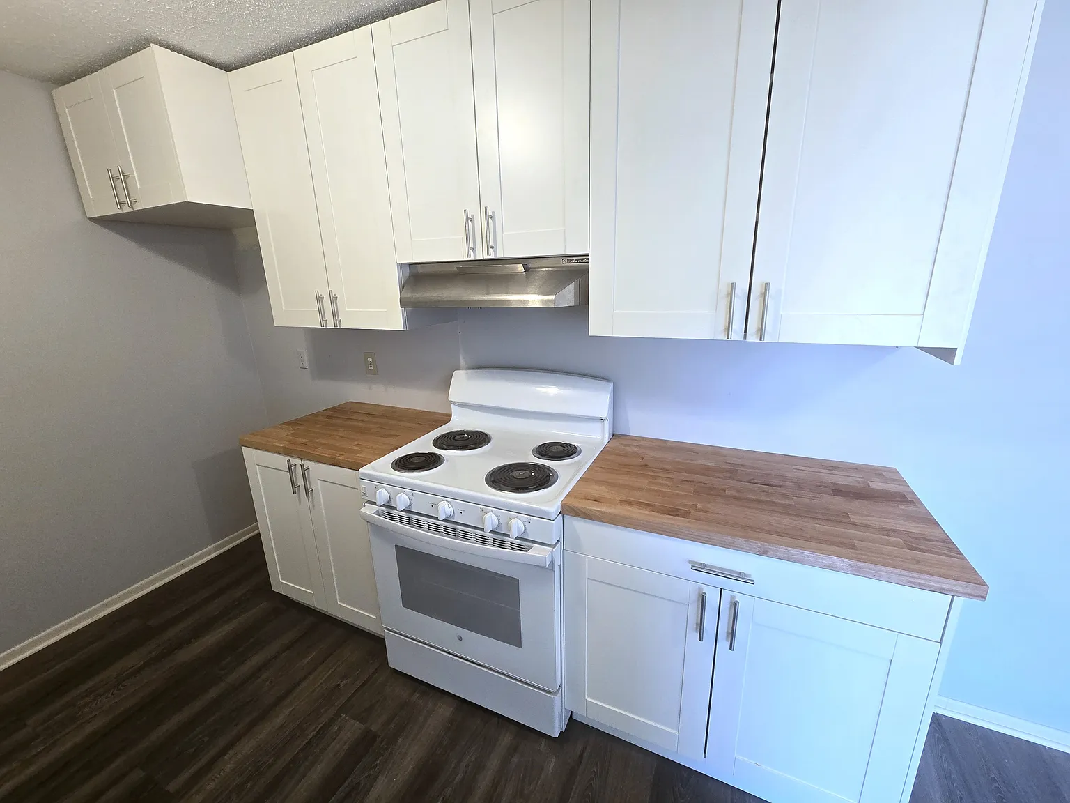 Bellaire Apartments - 204 — Photo 1