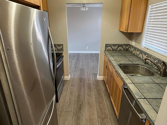 4th image of 2530 Clairemont Dr Unit 302