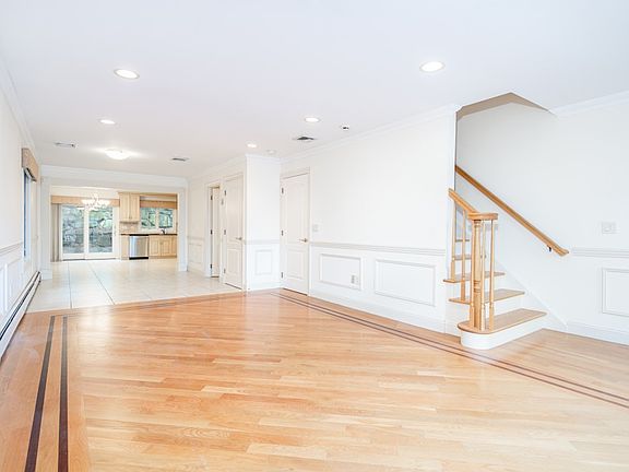 3rd image of 690-692 Undercliff Ave