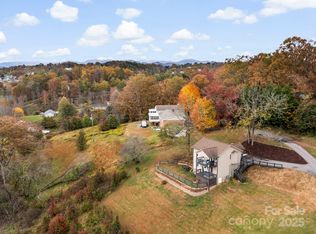 101 Clayton Dr, Weaverville, NC 28787