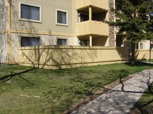 67 Castleridge Dr NE, Calgary, AB T3J1Z1