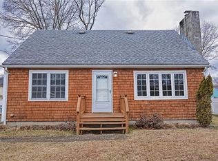 18 Spice Bush Trl, Narragansett, RI 02882