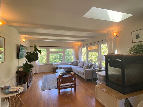 4th image of 315 Oakdale Ave