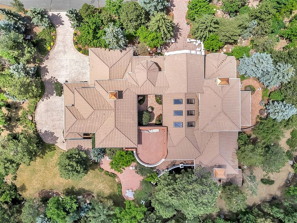 Arinco-houseです A Century-Old San Francisco Home Lists for the First Time in 60